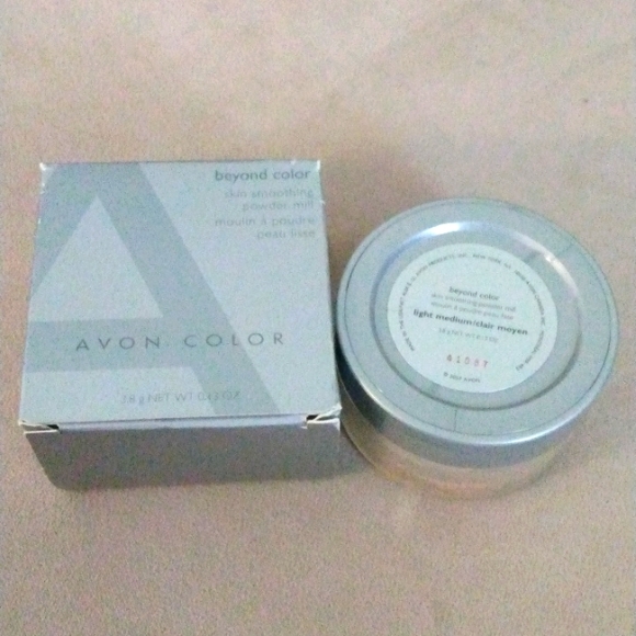 Avon Beyond Color Skin Smoothing Powder Mill Light Medium New Old Stock 3.8grams - Picture 1 of 5